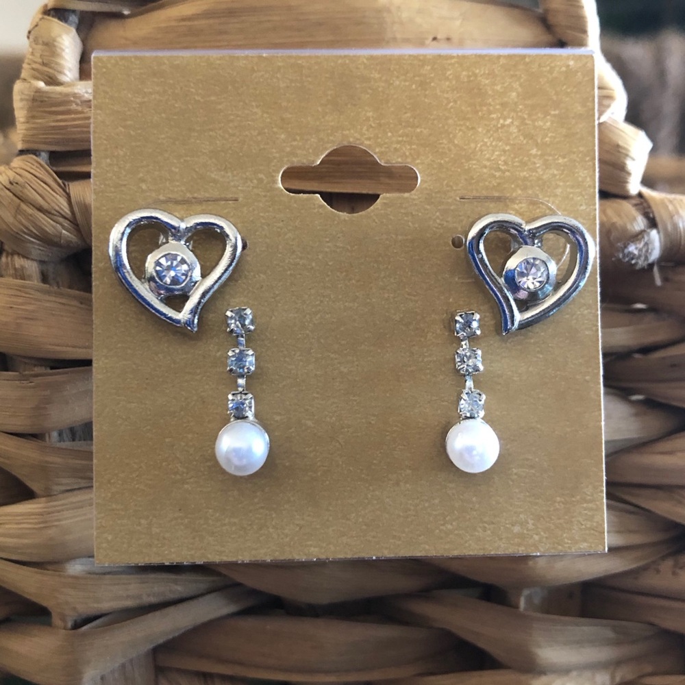 Vintage set of 2 elegant rhinestone Pearl earrings